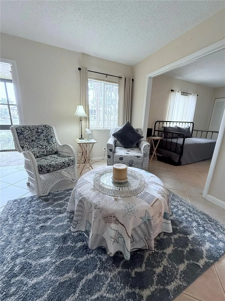 340 Pine Ridge Cir #C-1 Green Acres, FL 33463