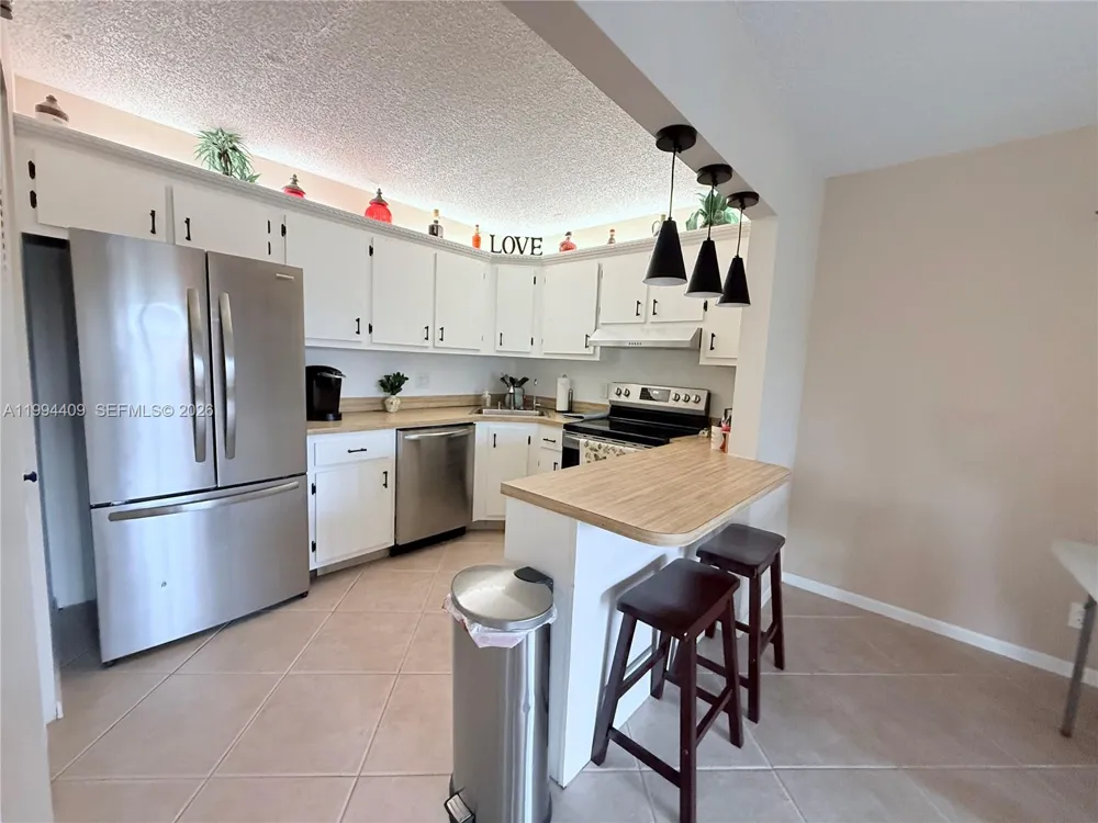 340 Pine Ridge Cir #C-1 Green Acres, FL 33463
