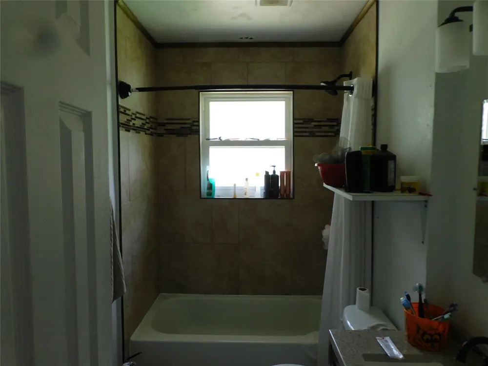409 W Vista Drive Garland, TX 75041