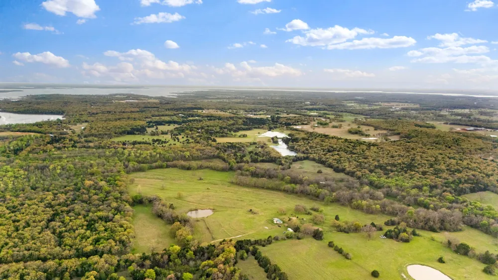 3647 COUNTY ROAD 265 Collinsville, TX 76233