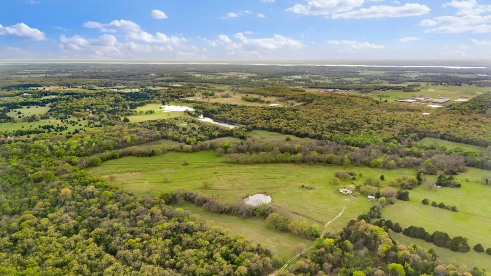 3647 COUNTY ROAD 265 Collinsville, TX 76233