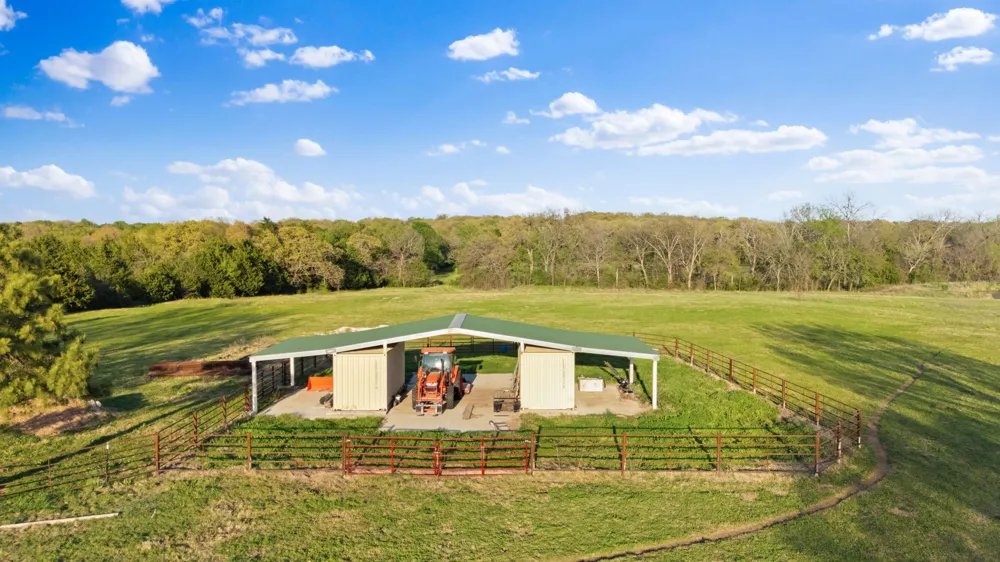 3647 COUNTY ROAD 265 Collinsville, TX 76233