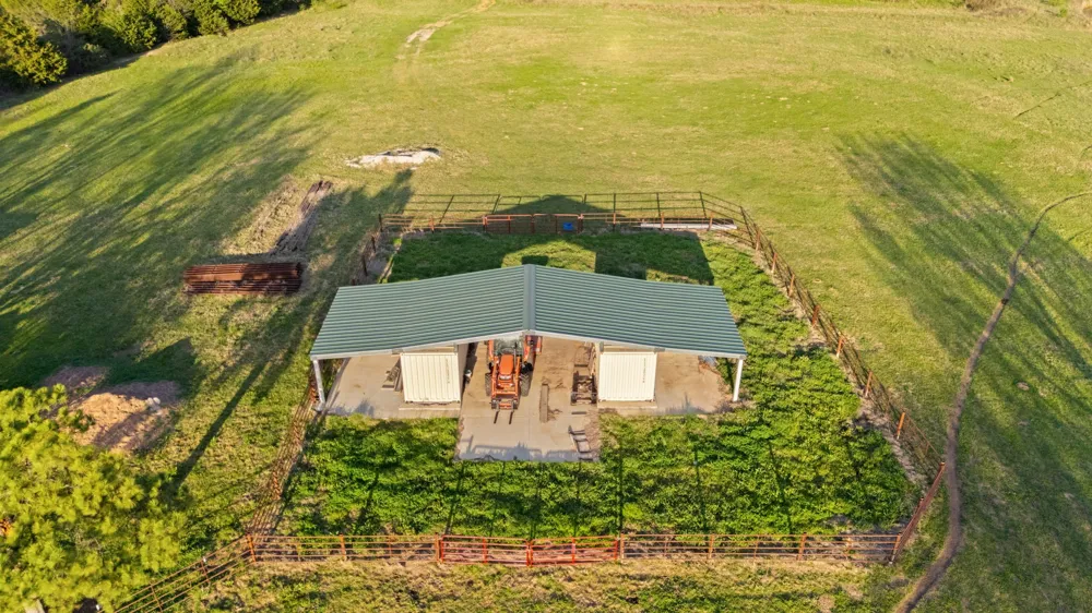 3647 COUNTY ROAD 265 Collinsville, TX 76233