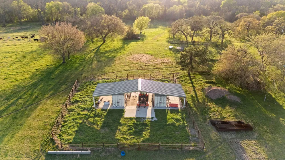 3647 COUNTY ROAD 265 Collinsville, TX 76233