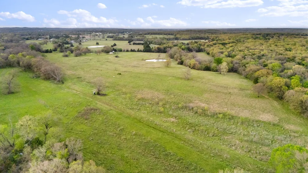 3647 COUNTY ROAD 265 Collinsville, TX 76233