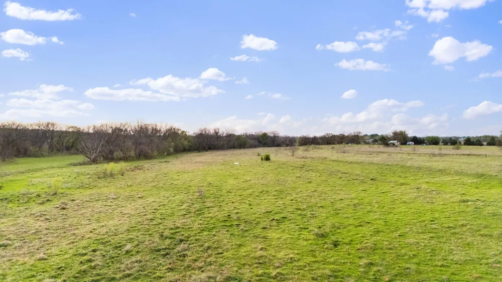 3647 COUNTY ROAD 265 Collinsville, TX 76233