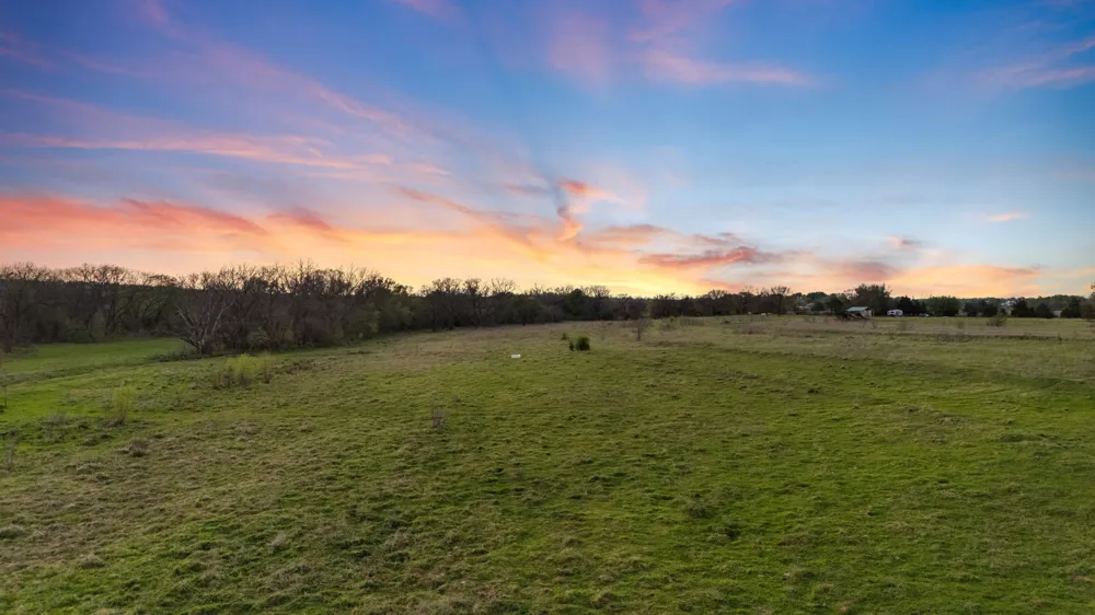 3647 COUNTY ROAD 265 Collinsville, TX 76233