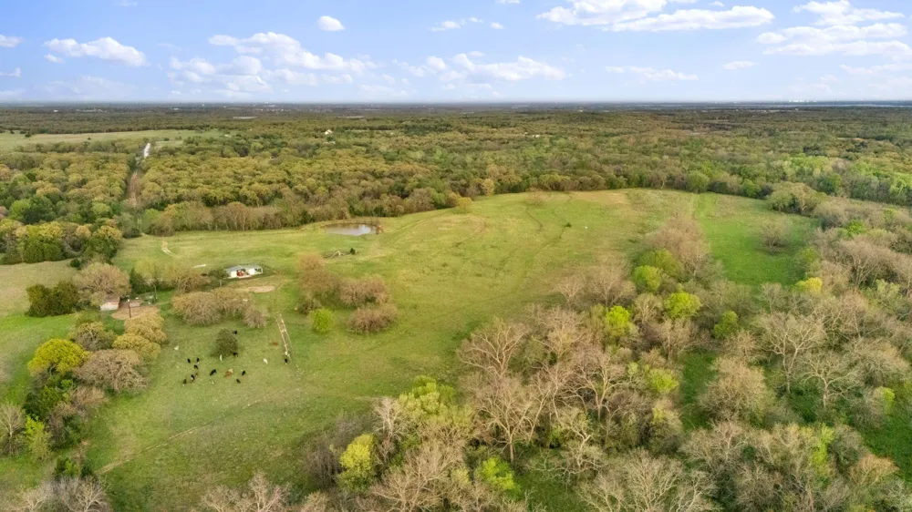 3647 COUNTY ROAD 265 Collinsville, TX 76233