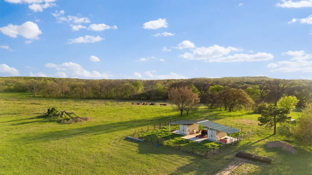 3647 COUNTY ROAD 265 Collinsville, TX 76233