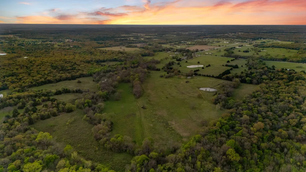 3647 COUNTY ROAD 265 Collinsville, TX 76233