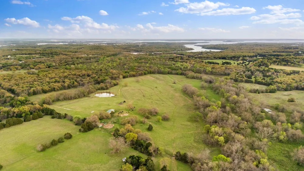 3647 COUNTY ROAD 265 Collinsville, TX 76233