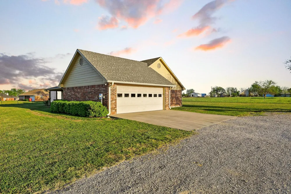 420 County Road 4825 Leonard, TX 75452