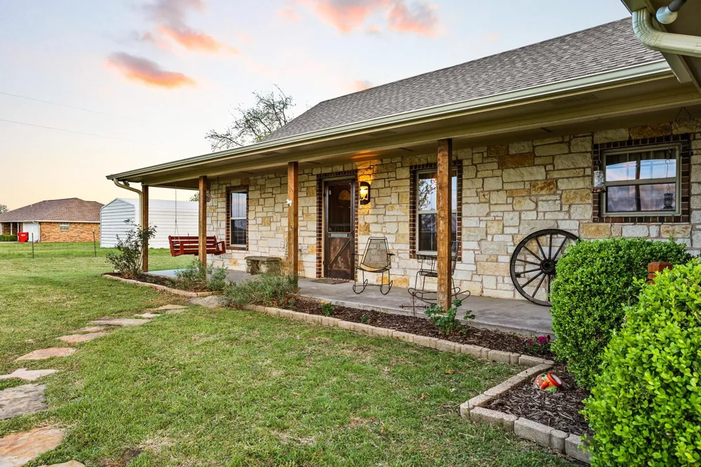 420 County Road 4825 Leonard, TX 75452
