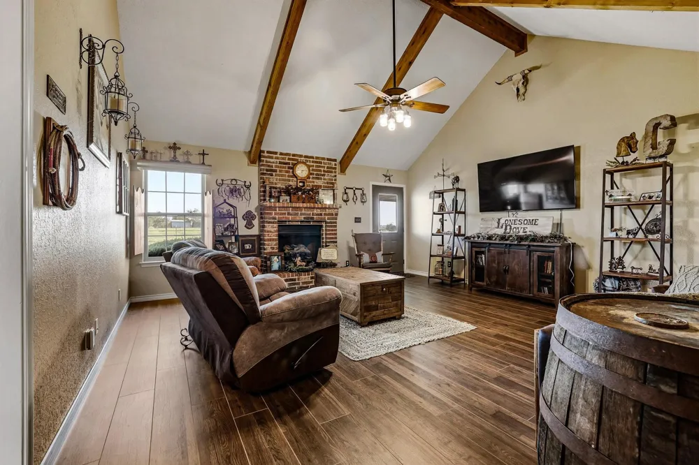 420 County Road 4825 Leonard, TX 75452
