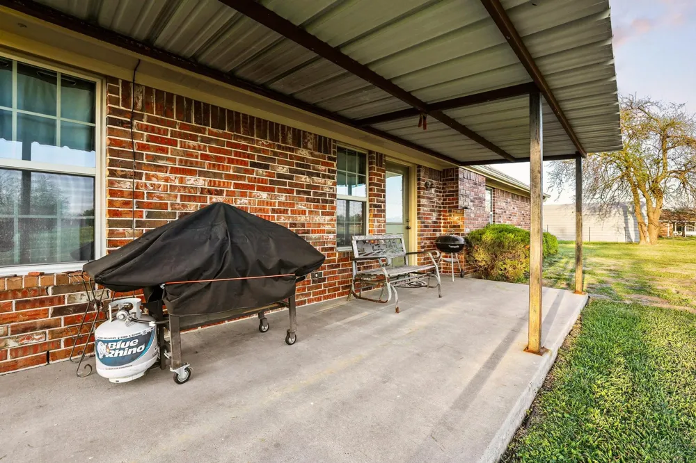 420 County Road 4825 Leonard, TX 75452