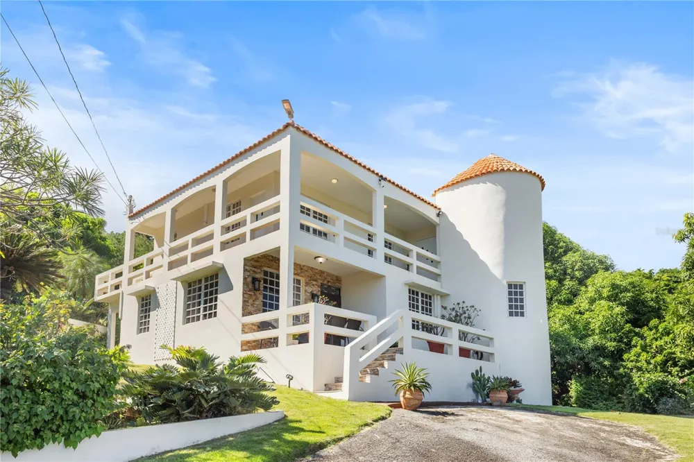 39 BO. CAMINO NUEVO Yabucoa, PR 00767