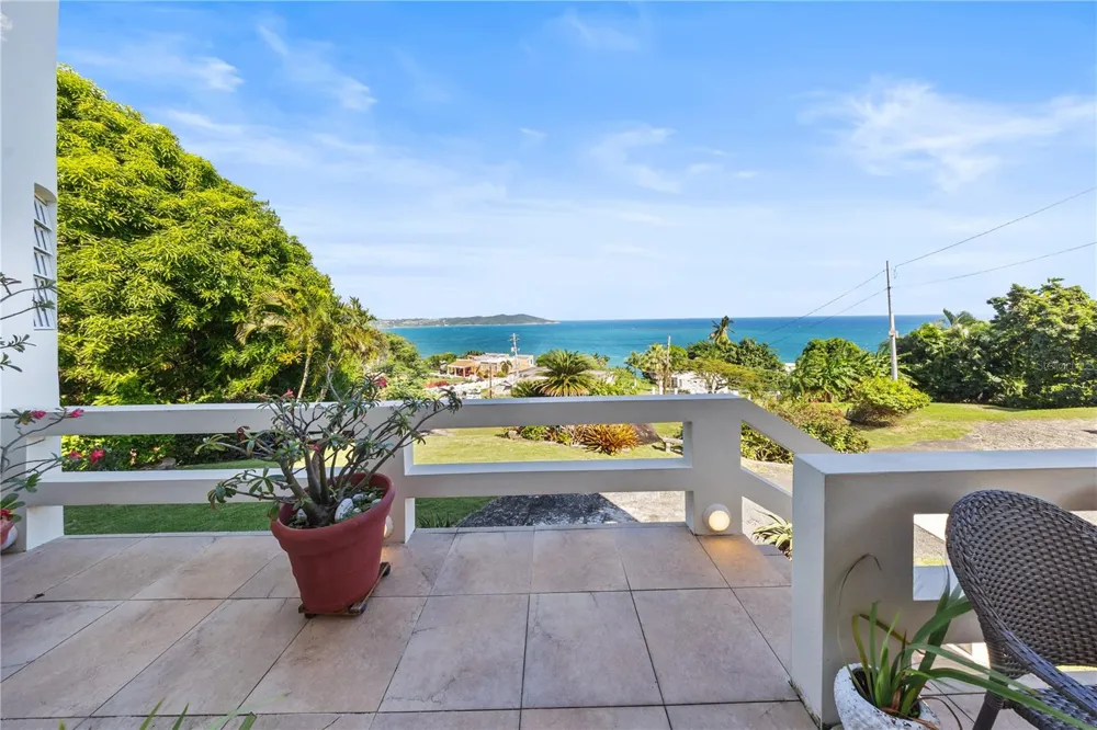 39 BO. CAMINO NUEVO Yabucoa, PR 00767