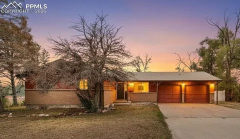 11 Macnaughton Road