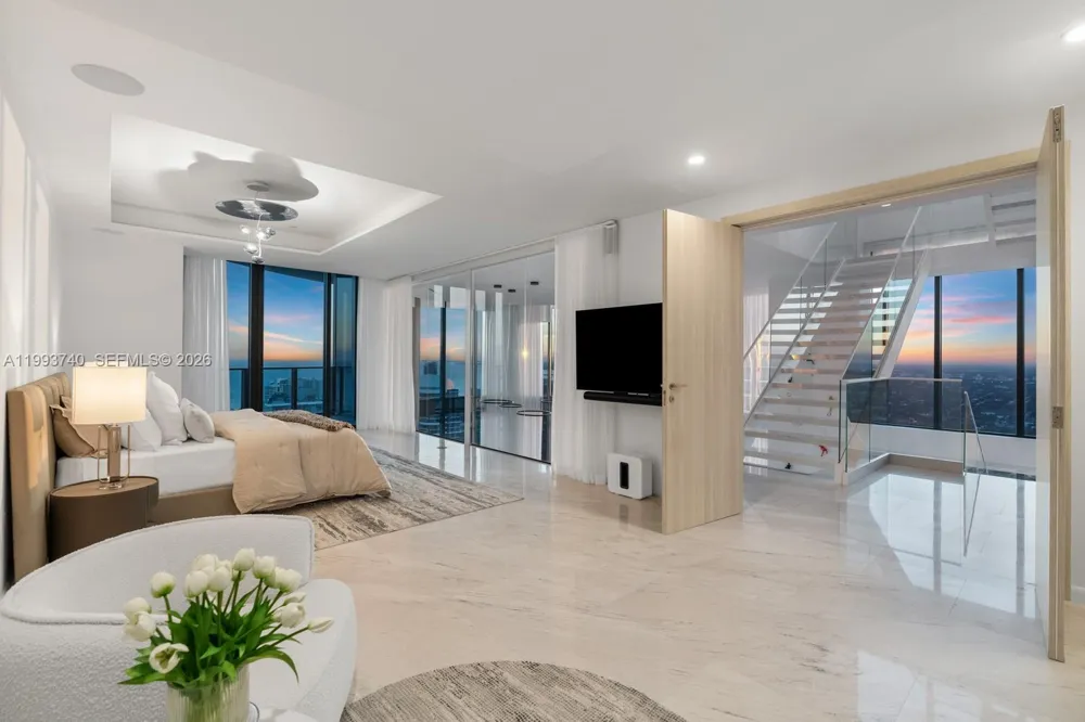 1000 Brickell Plz #UPH6202 Miami, FL 33131