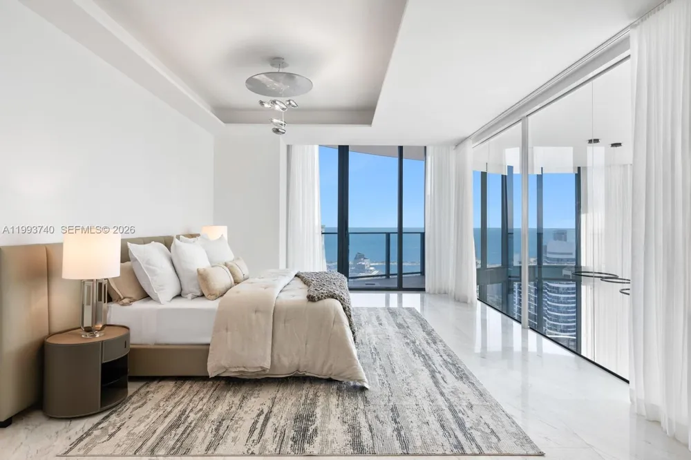 1000 Brickell Plz #UPH6202 Miami, FL 33131