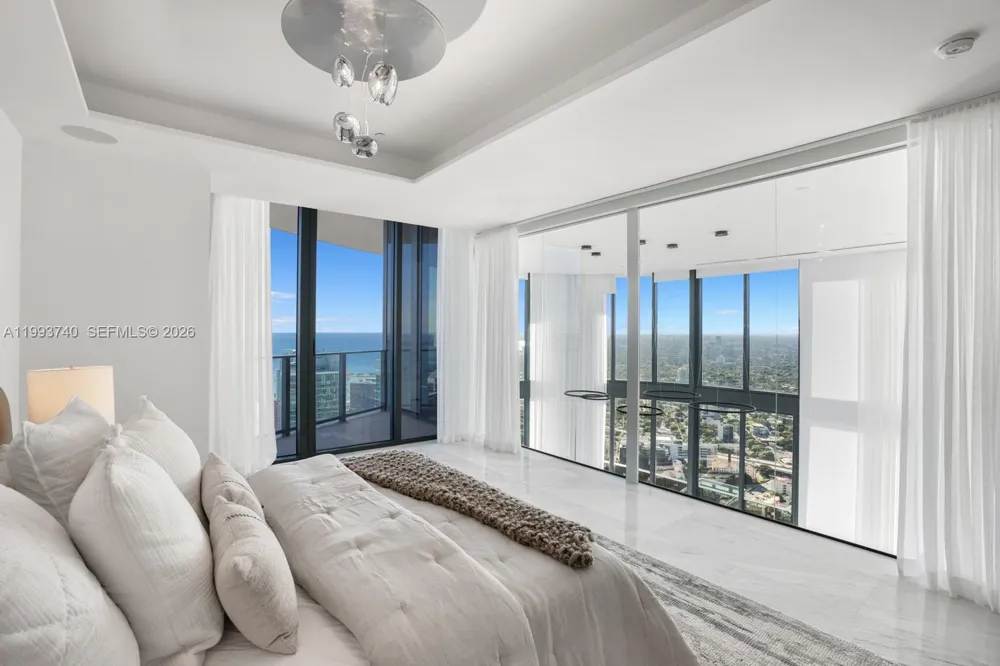 1000 Brickell Plz #UPH6202 Miami, FL 33131