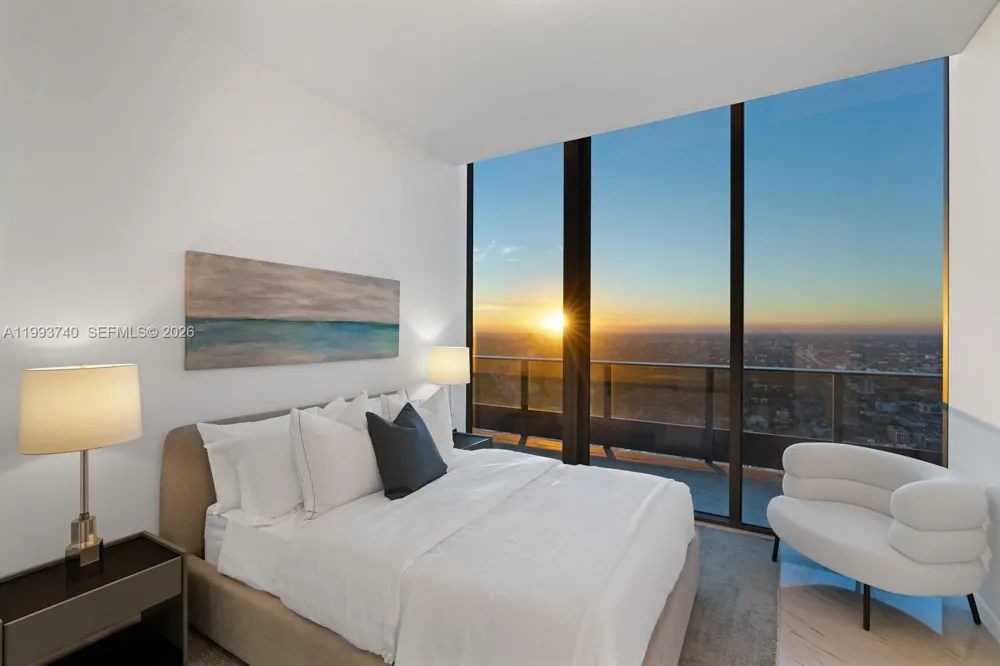 1000 Brickell Plz #UPH6202 Miami, FL 33131