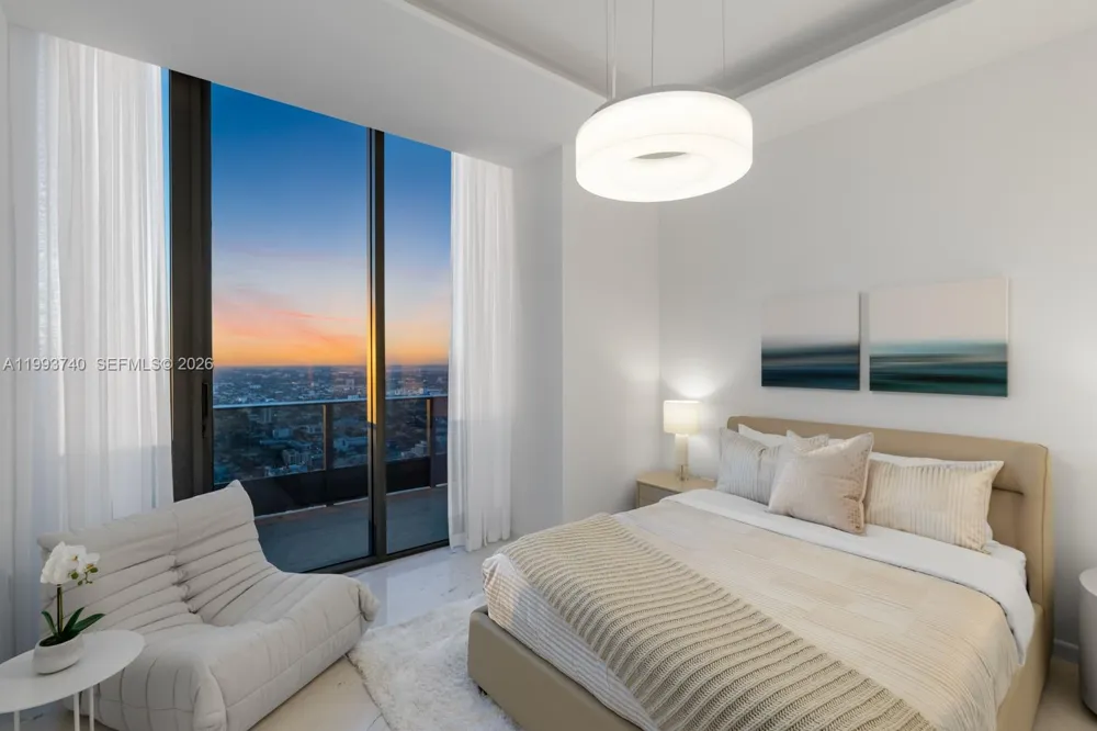 1000 Brickell Plz #UPH6202 Miami, FL 33131