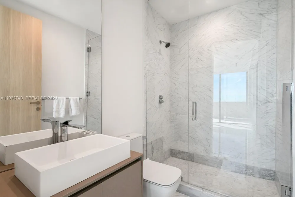 1000 Brickell Plz #UPH6202 Miami, FL 33131
