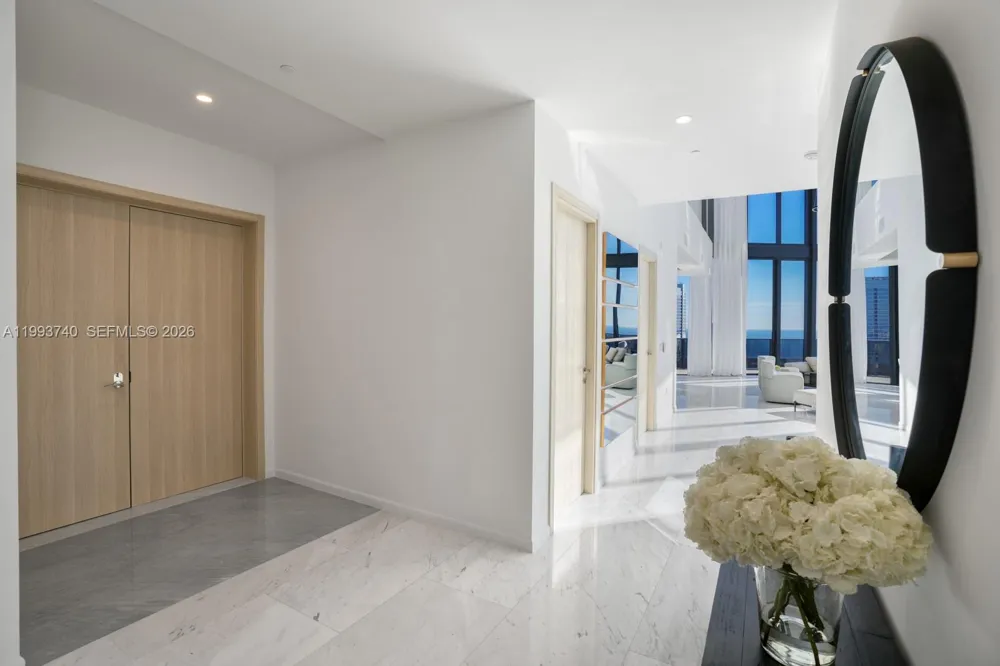 1000 Brickell Plz #UPH6202 Miami, FL 33131