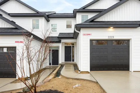 2221 Watertown Way NE