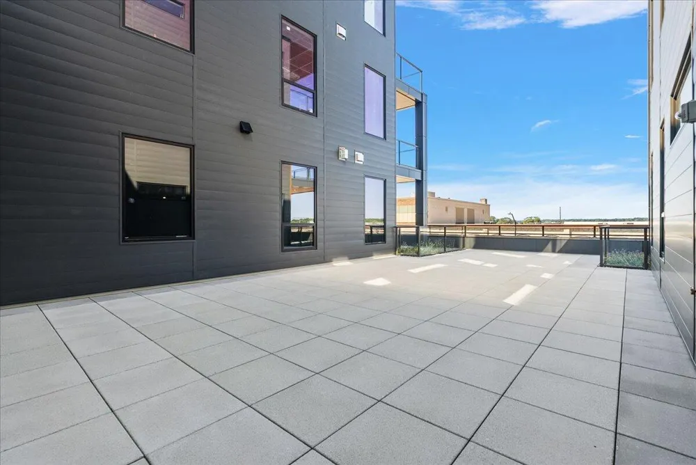 159 S River Avenue #502 Holland City, MI 49423