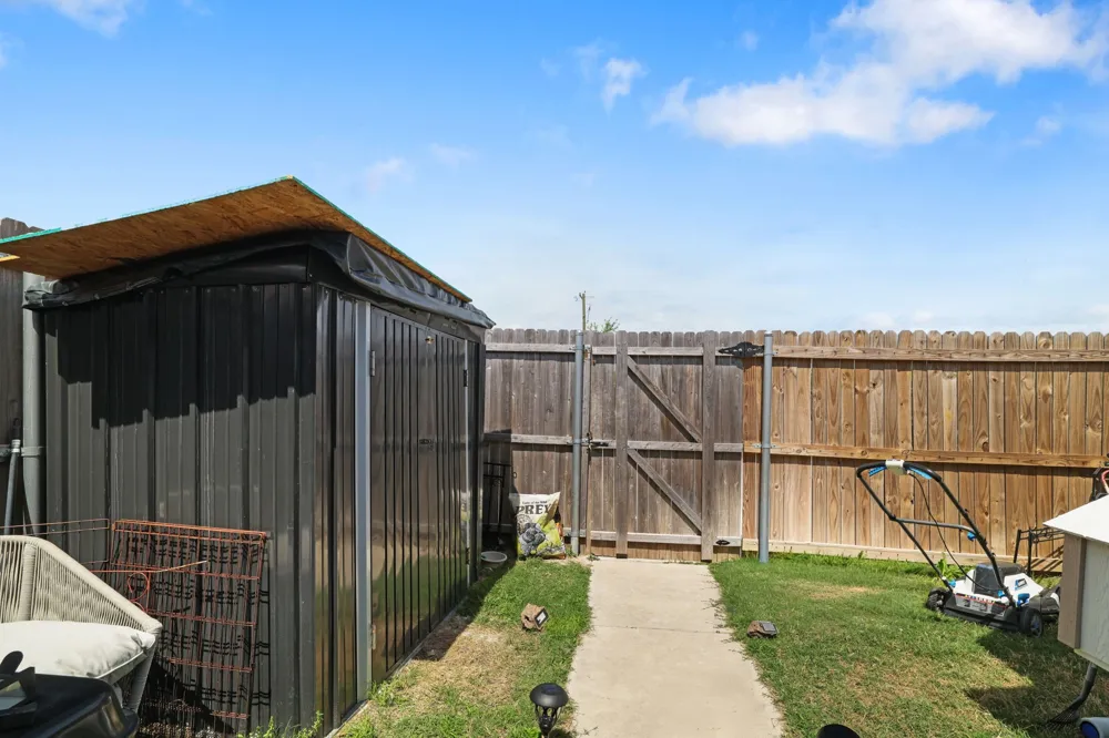 1445 Sterling Way Ferris, TX 75125
