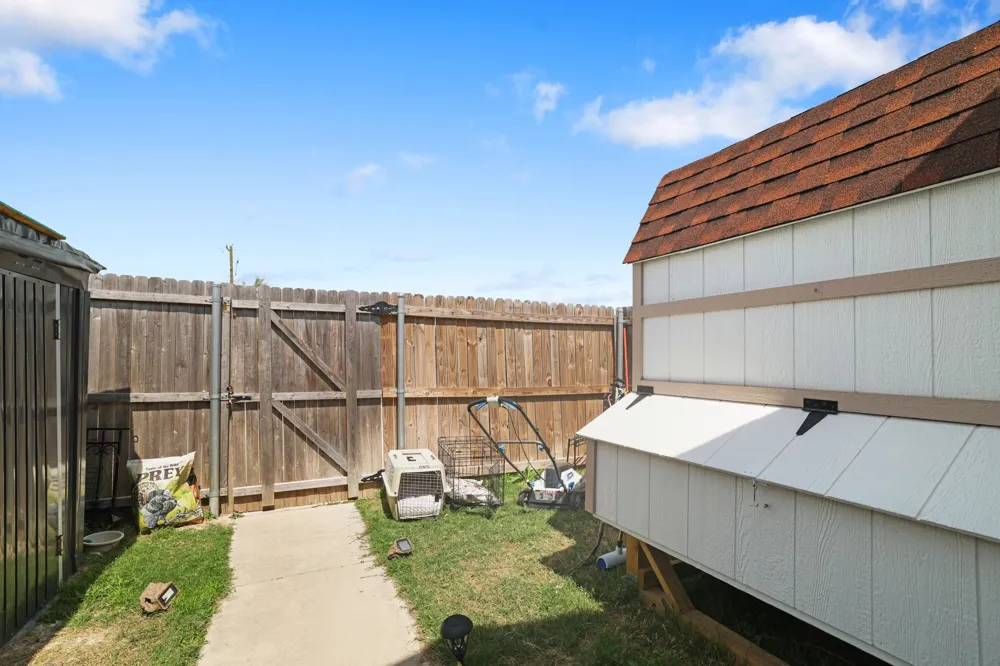 1445 Sterling Way Ferris, TX 75125