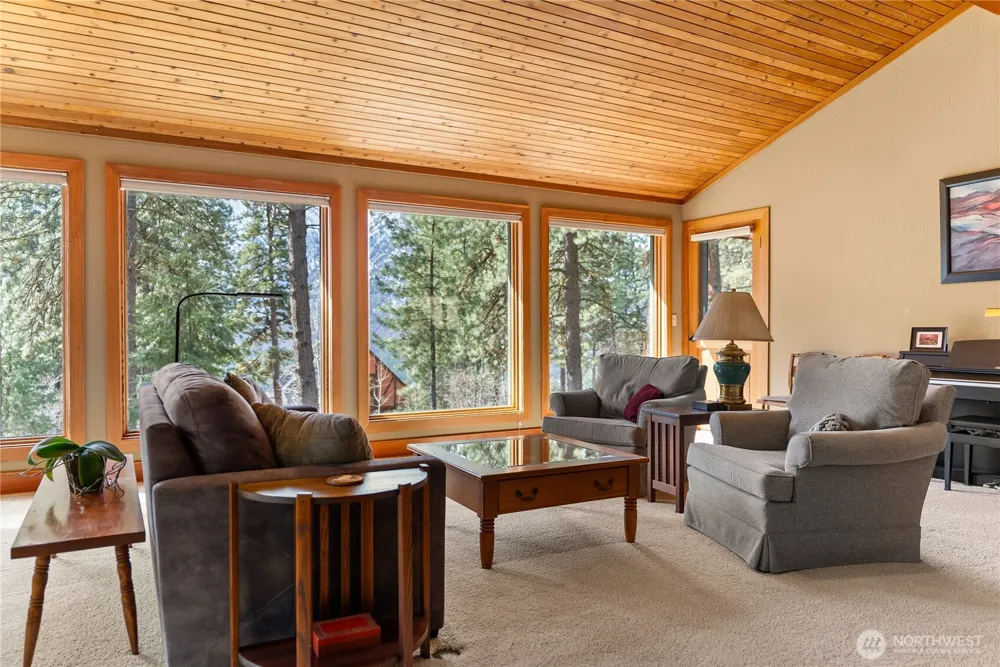 2 Trillium Road Winthrop, WA 98862