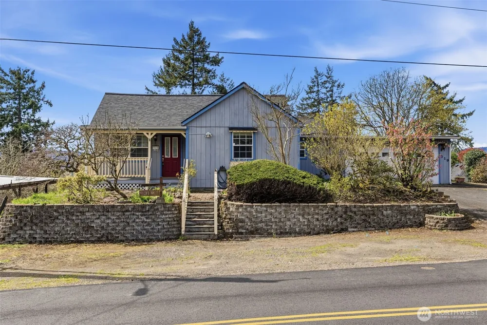319 3rd Street Kalama, WA 98625