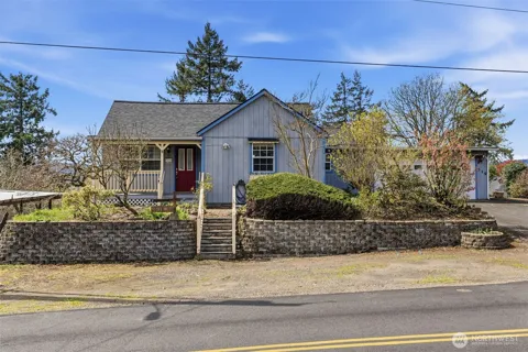 319 3rd Street