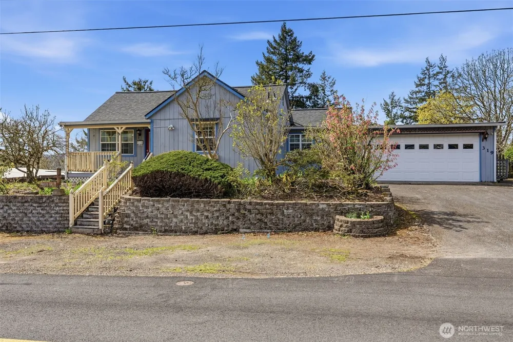 319 3rd Street Kalama, WA 98625