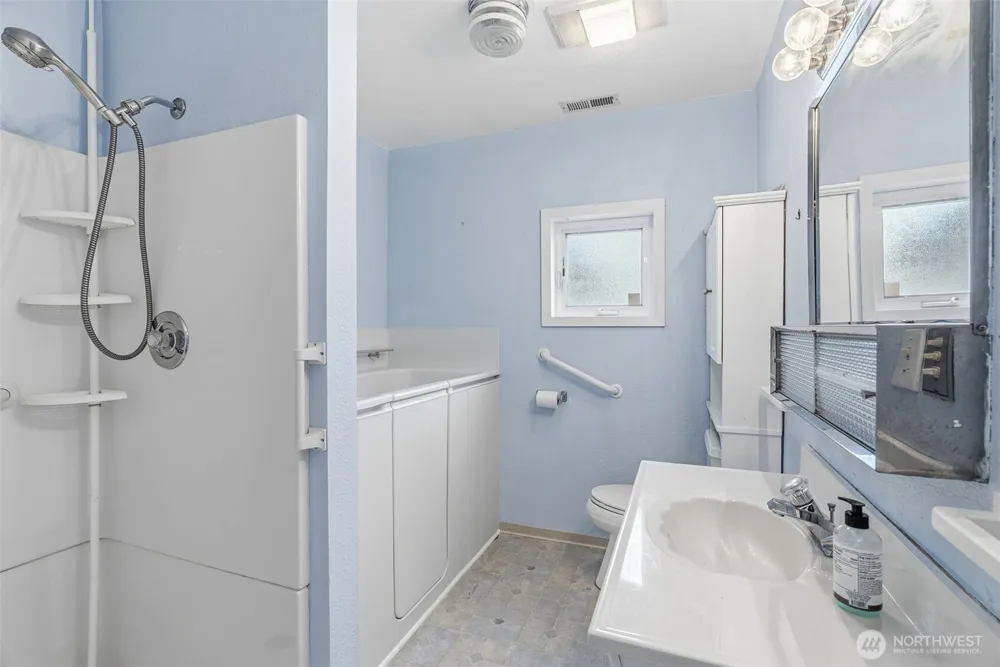 319 3rd Street Kalama, WA 98625