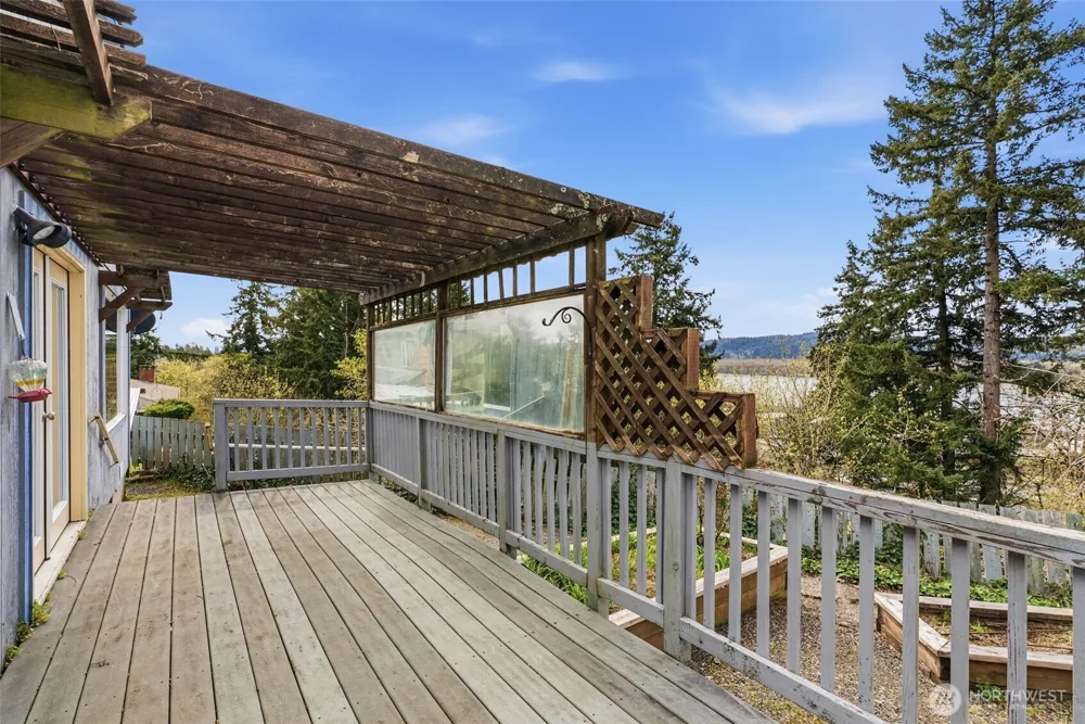 319 3rd Street Kalama, WA 98625