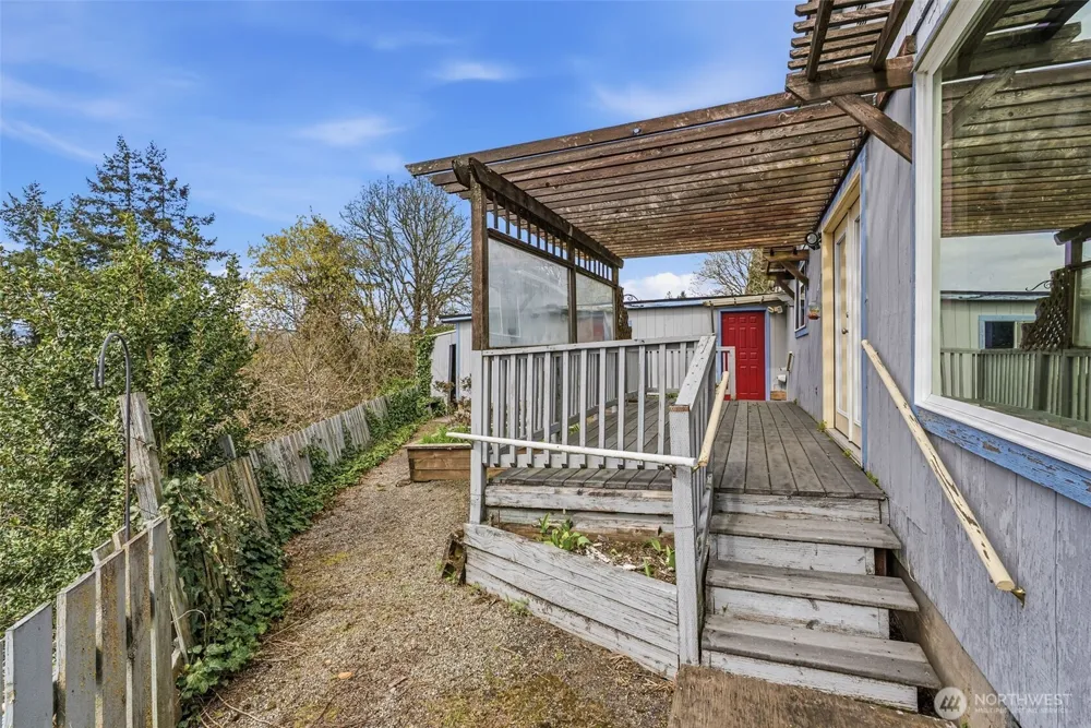 319 3rd Street Kalama, WA 98625
