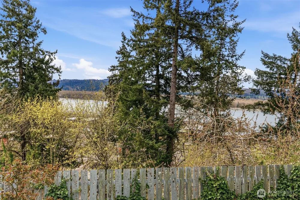 319 3rd Street Kalama, WA 98625