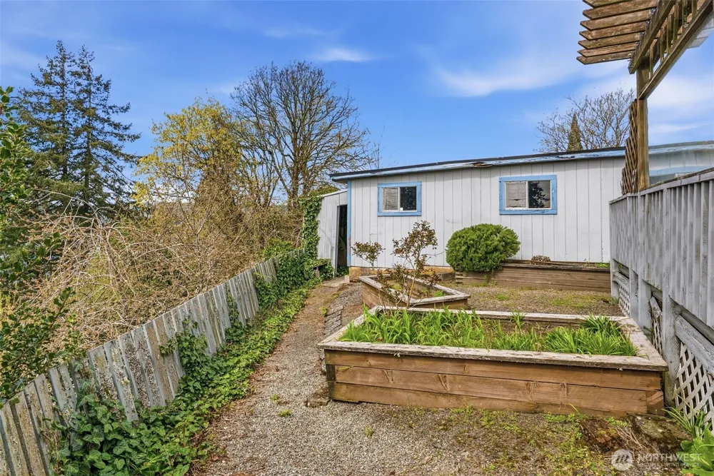 319 3rd Street Kalama, WA 98625