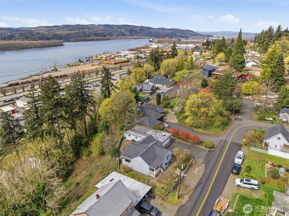 319 3rd Street Kalama, WA 98625