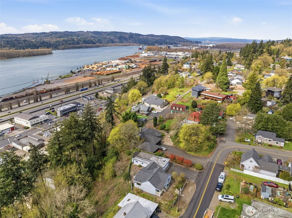 319 3rd Street Kalama, WA 98625