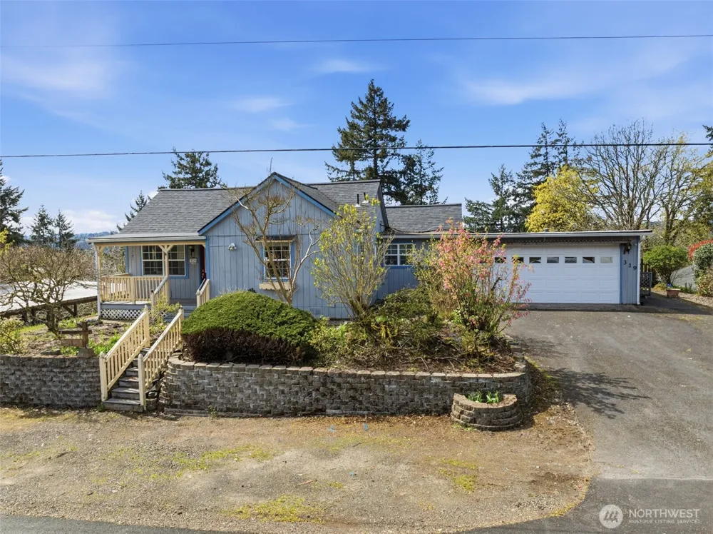 319 3rd Street Kalama, WA 98625