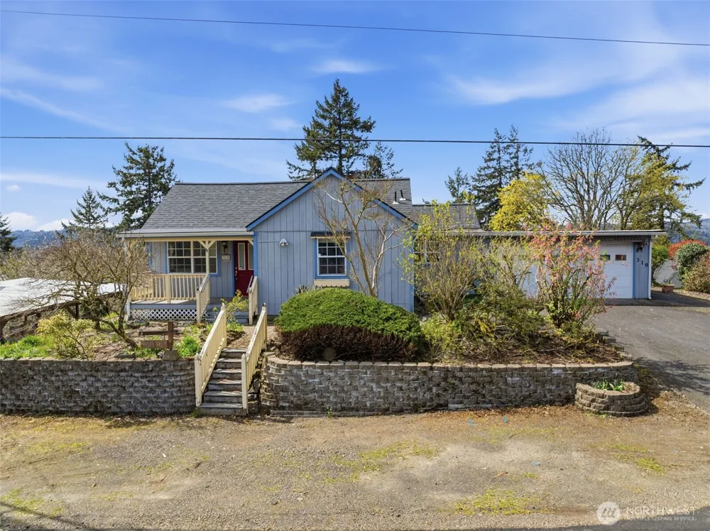319 3rd Street Kalama, WA 98625
