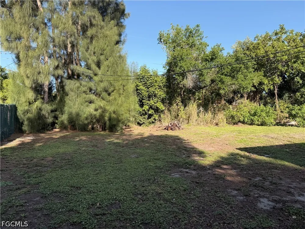 Broadway Fort Myers, FL 33901
