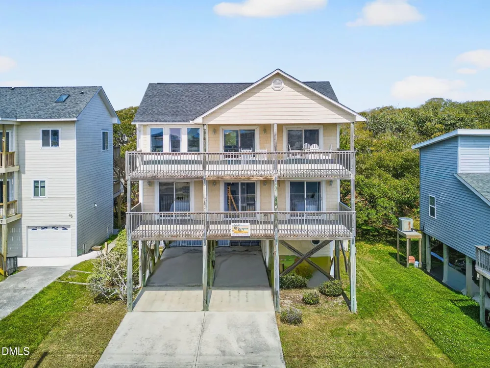 1125 S Topsail Drive Surf City, NC 28445