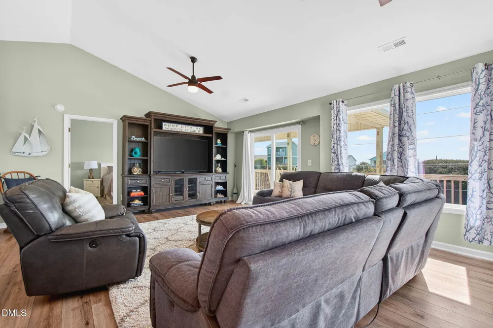 1125 S Topsail Drive Surf City, NC 28445