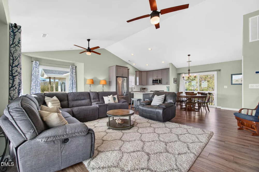 1125 S Topsail Drive Surf City, NC 28445